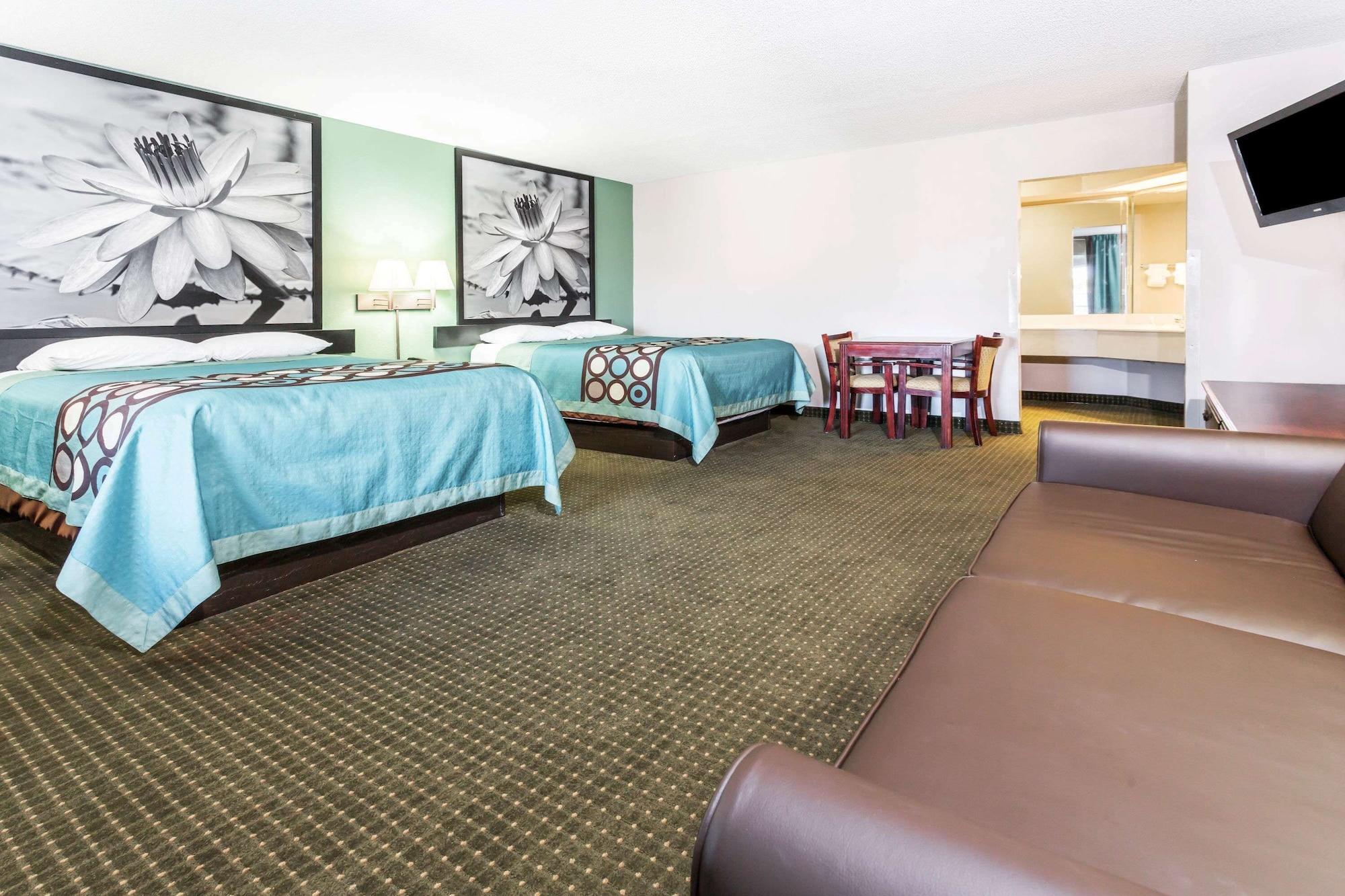 Super 8 By Wyndham Marianna Hotel Exterior photo